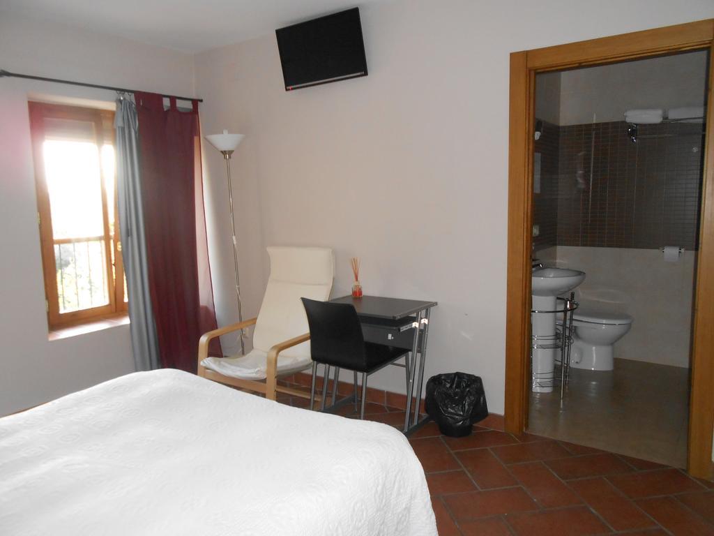 Hospedaje Nuestra Señora de Ujue Tafalla Habitación foto